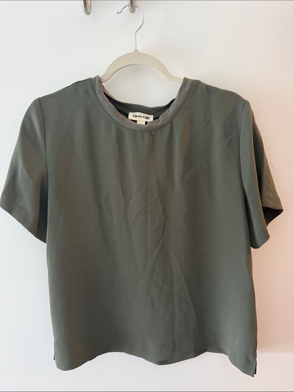 Nordstrom Olive Short-Sleeve Crewneck Top